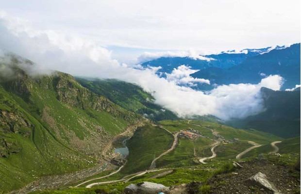Family Road Trip: Navigating Himachal Scenic Routes