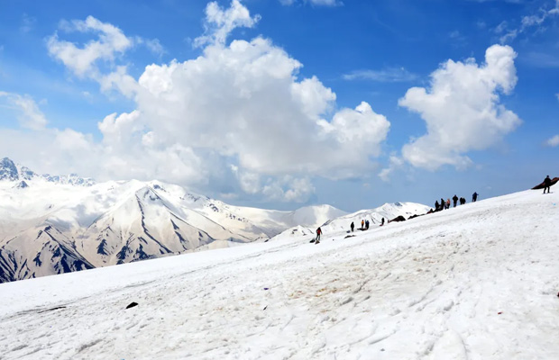 Kashmir tour packages from Bhopal